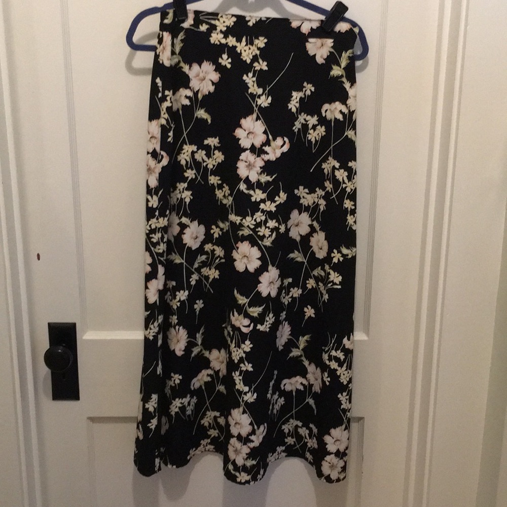 Bicé Flower Skirt 🌷🌷 - Picture 7 of 7